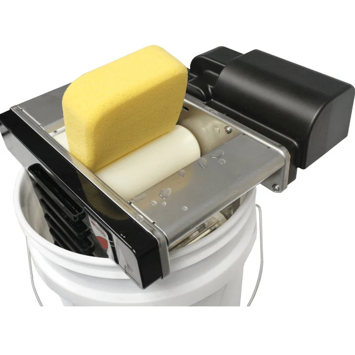 WRINGO AUTOMATIC SPONGE CLEANING MACHINE - Detroitdiamondtools