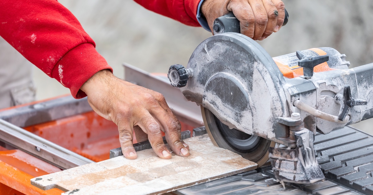difference between Push and Pull Handle Tile Cutters - push tile cutter - pull tile cutter - detroitdiamondtools