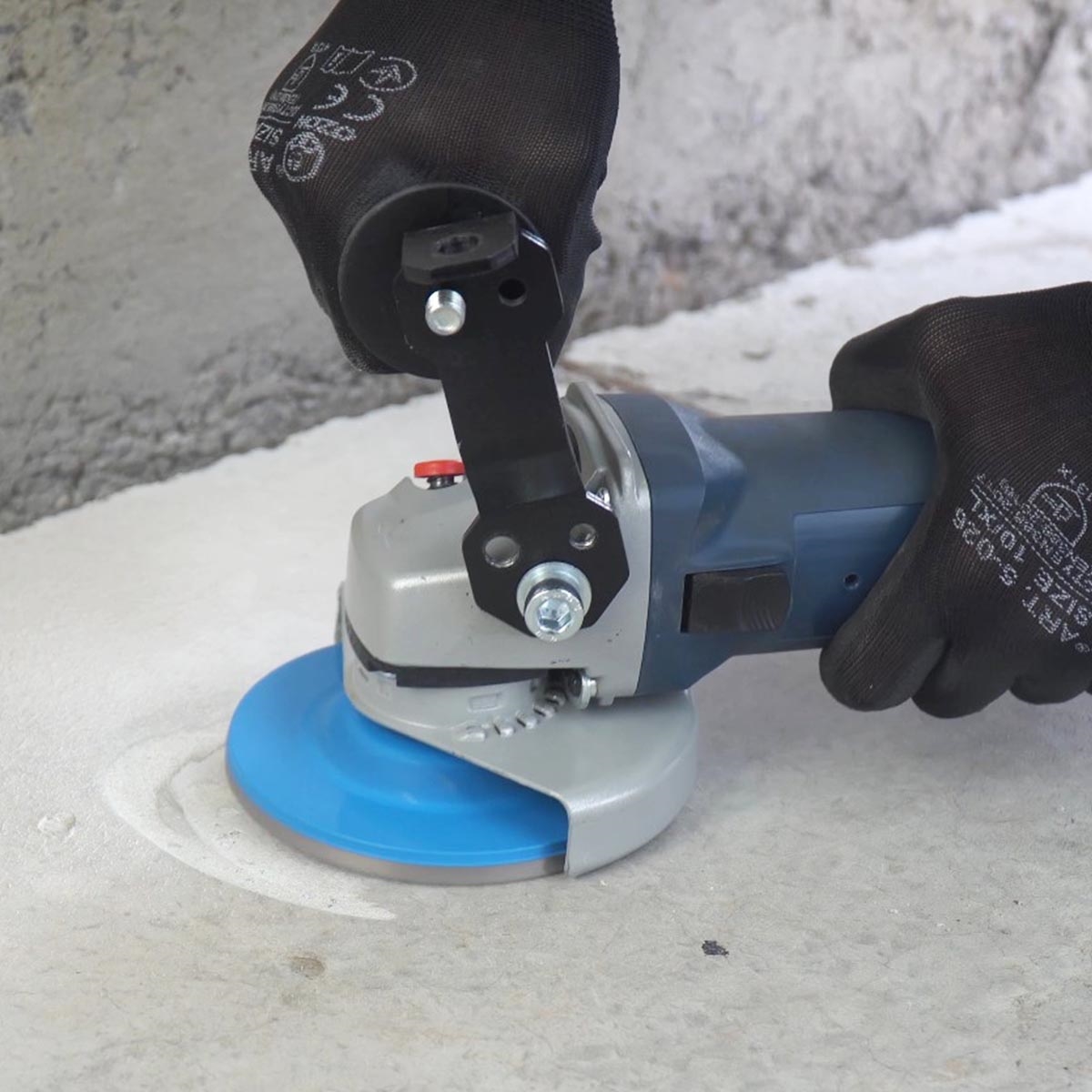 ERGONOMIC ANGLE GRINDER HANDLE 4.5"–5" – ANTI-VIBRATION COMFORT GRIP